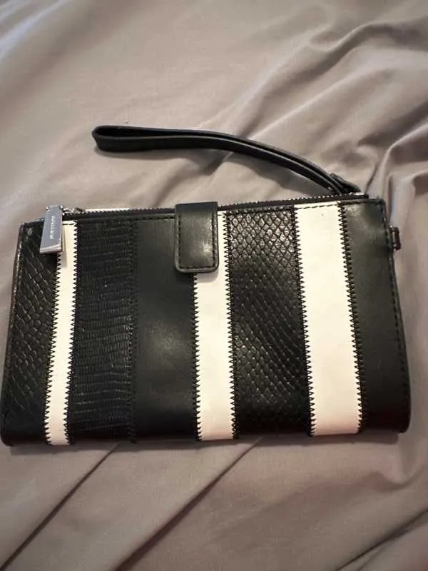 Adele Striped Leather Smartphone Wallet