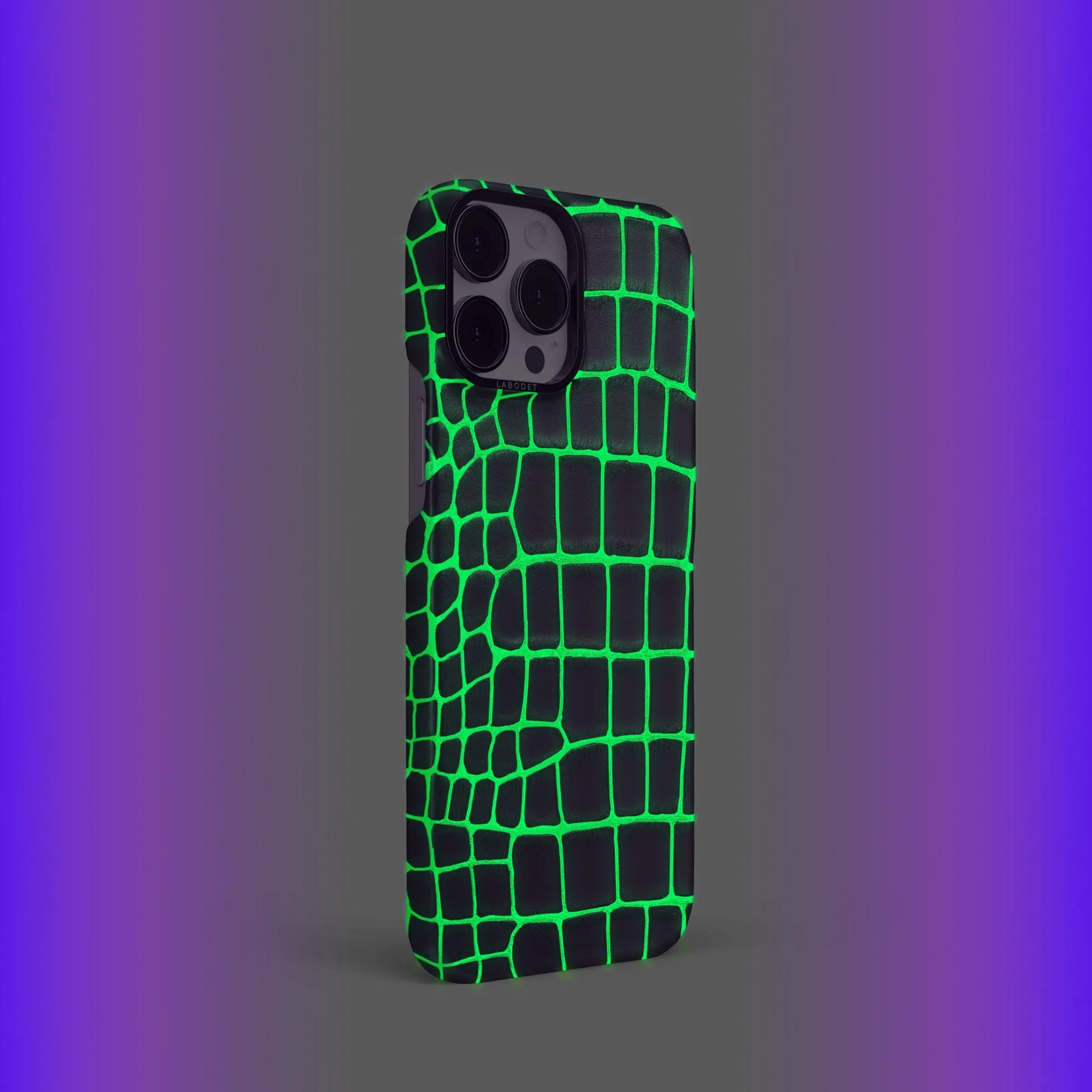 Classic Case For iPhone 15 Pro In Luminescent Alligator