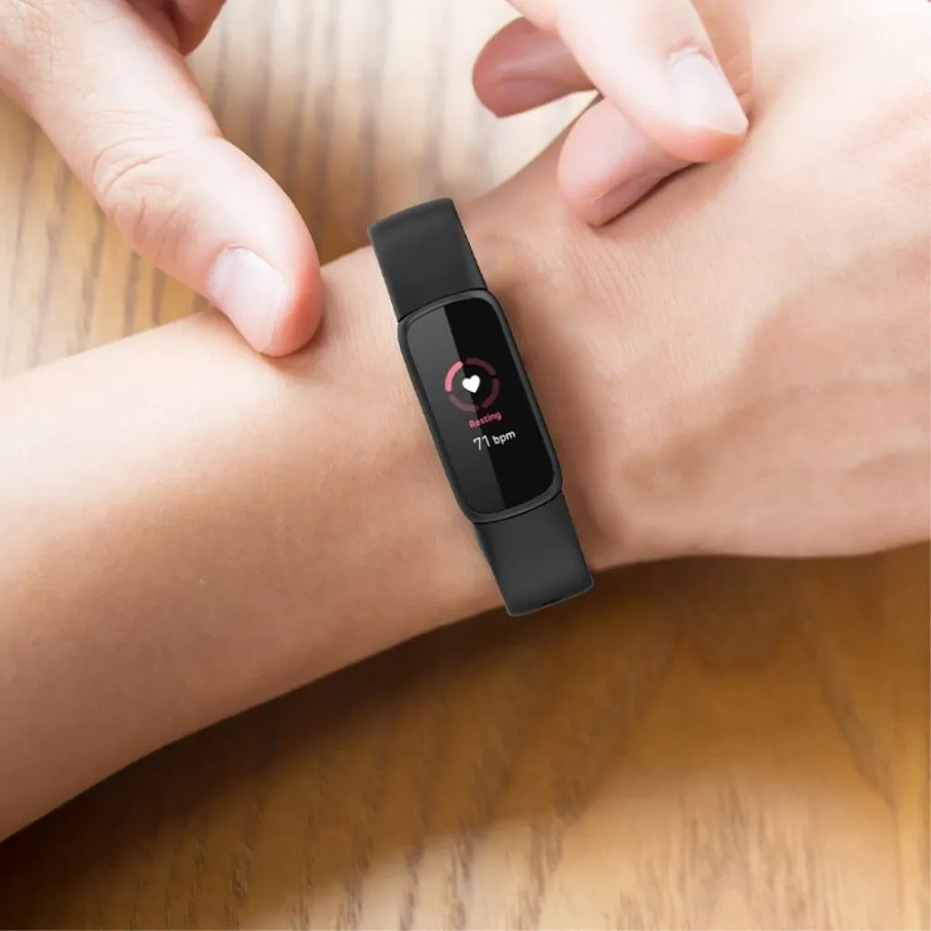 Fitbit Luxe silicone watch strap - Black / Size: L