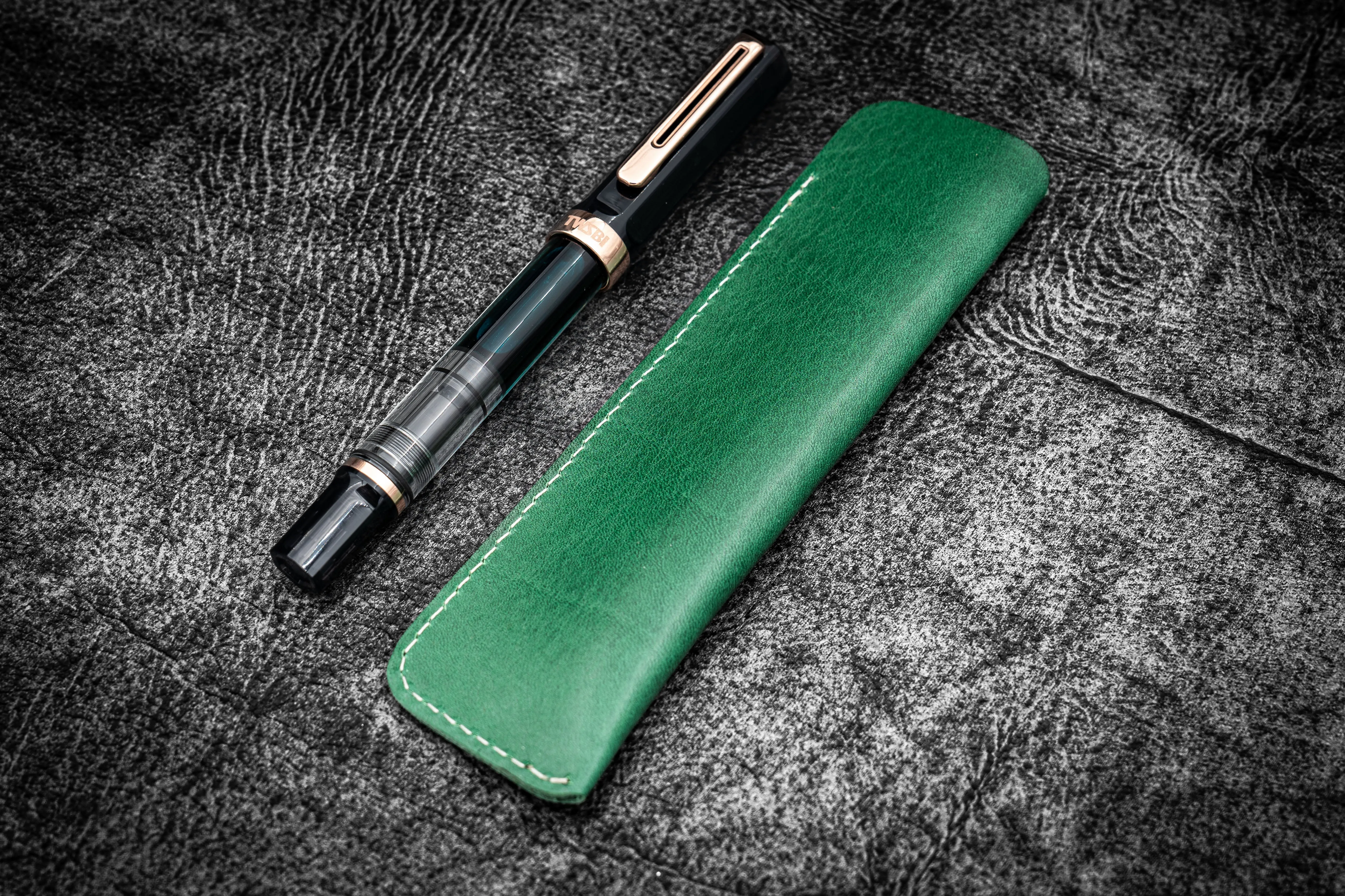 Leather Single Fountain Pen Sleeve - Multiple Colors