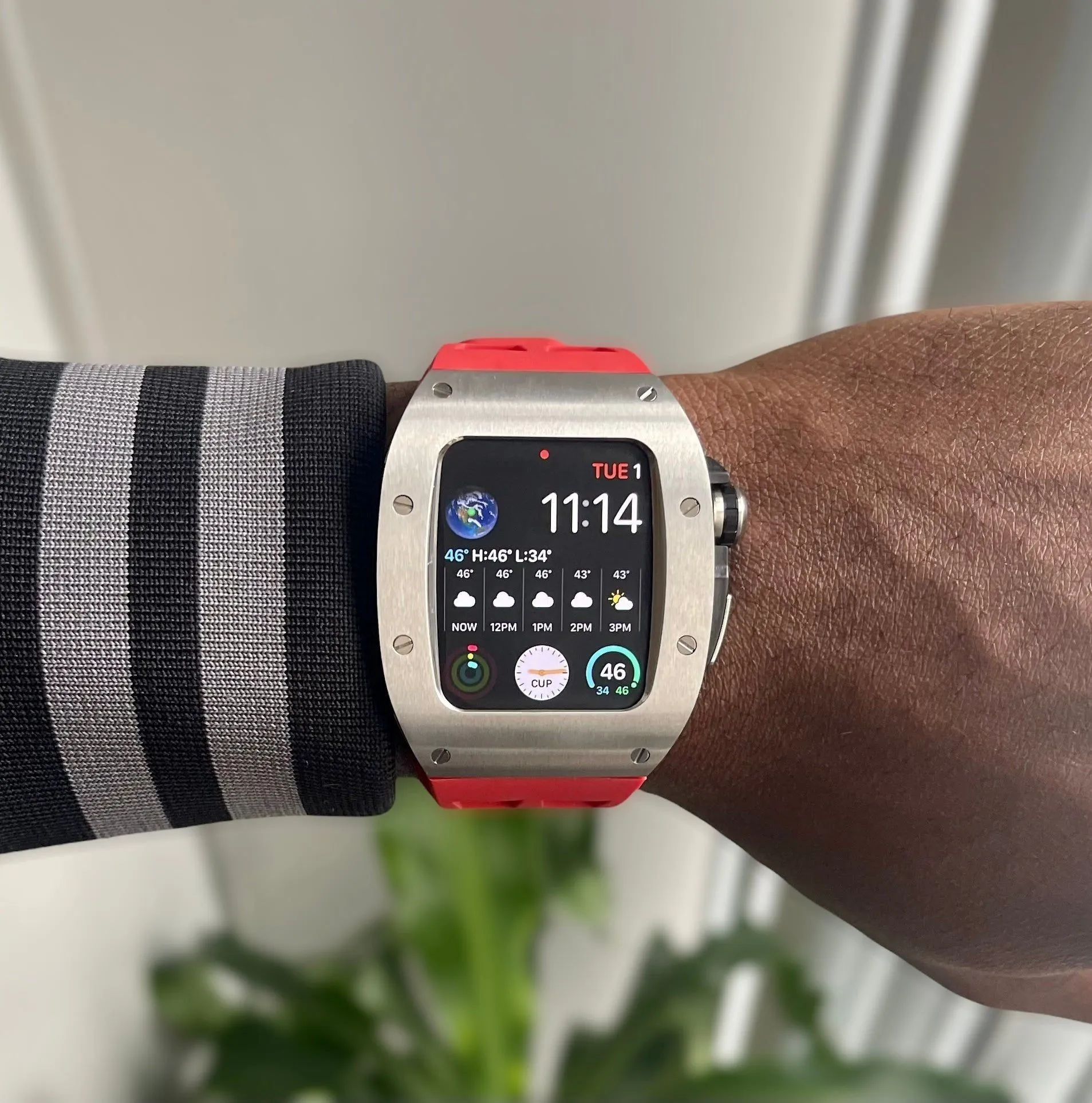 Silver/red Smartwatch Sports case